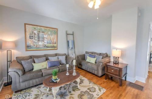 Central Colorado Springs Apartment | *H NEW!* Centrally Located 3BDRM Traveler`s Home Near Downtown Colorado Springs