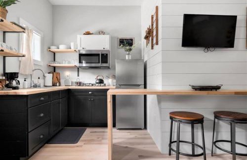 Traverse City House | H Studio Close to Downtown, Beaches and Wineries