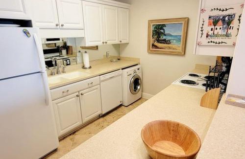 Demere Park House | H1 downstairs and comfy king and two twins really nice kitchen and baths