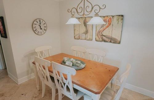 Demere Park House | H1 downstairs and comfy king and two twins really nice kitchen and baths