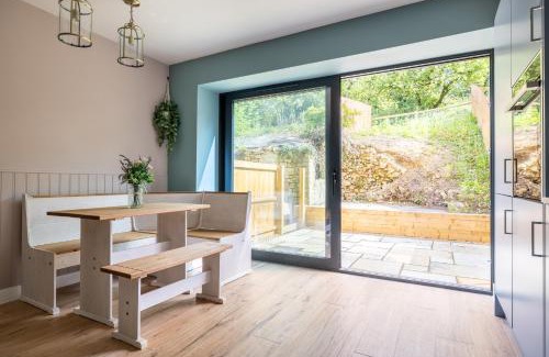 Redlynch Cabin | H2-Roof top-4 Bedrooms-Free Parking-Sleeps 7