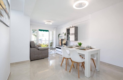 Parque Ayala Apartment | H2M Parque Huelin 2nd Line Beach & Terrace