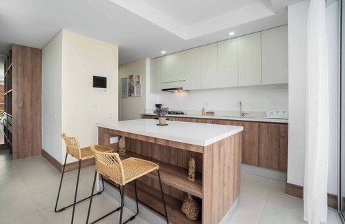 Granada Apartment | H309 - Gorgeous 1BR | Balcony | Pool | Parking