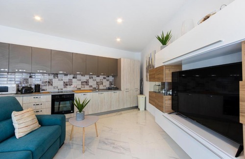 San Gwann Apartment | H4- Modern Penthouse with Large Terrace and Views