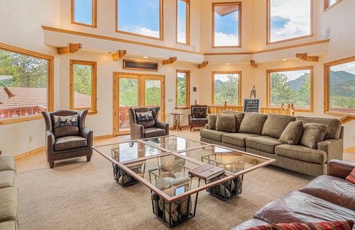 Allenspark House | H7 at Hope Mountain - Beautiful 6-Bedroom Retreat Home at Allenspark Colorado