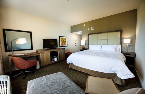 Truro Hotel | Hampton Inn & Suites by Hilton Truro