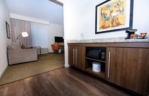 Truro Hotel | Hampton Inn & Suites by Hilton Truro