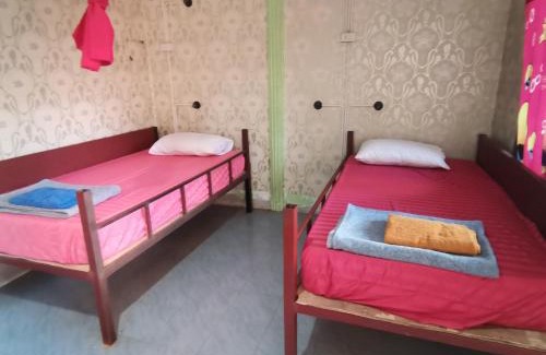 Haad Rin Hotel | Haadrin Village near the pier