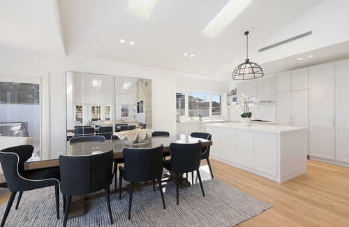 North Avoca House | Habbaniyah - Beach Front, Pool, Spa, 5 Bedrooms, Sleeps 14