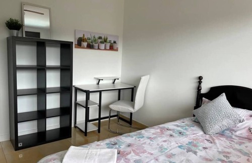 Sant Fost de Campsentelles Bed & Breakfast | Habitación Individual en una villa a 30 minutos de Barcelona con piscina