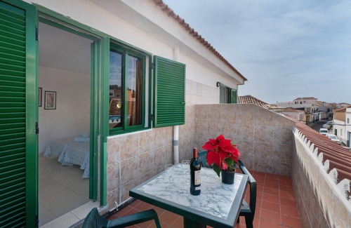 Vilaflor Apartment | 'Habitación 12 Con Balcón' with Balcony and Wi-Fi