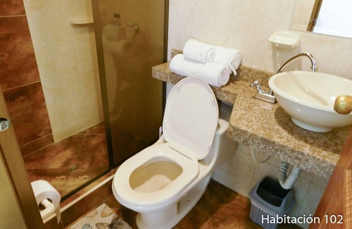 Barrios Unidos House | Habitación a 5 Minutos de la Estación de Héroes