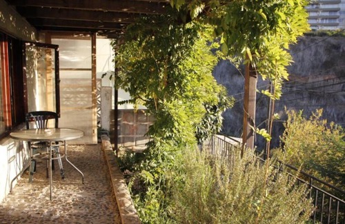 Placeres Apartment | Habitación con baño, cocina y patio privado