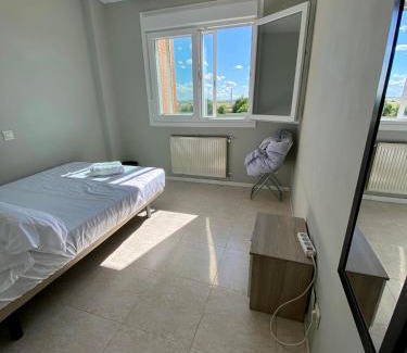 Cerro Buenavista House | Habitación con baño compartido NO FUMADORES y gente no ruidosa