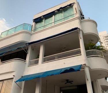 Castillogrande House | Habitación de lujo en hermosa casa frente al mar