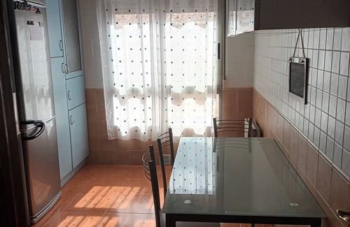 Lorca Apartment | Habitación Doble Luminosa y Acogedora