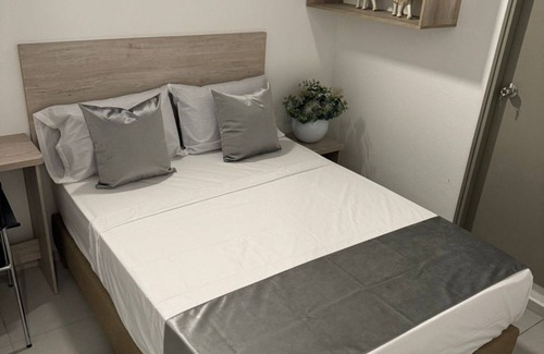 Llanogrande House | Habitación Ejecutiva en Río Negro Ideal Para el Descanso de un Largo Viaje