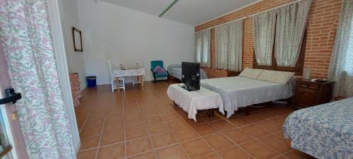 Azuqueca de Henares Apartment | Habitación,Piscina y Jardín