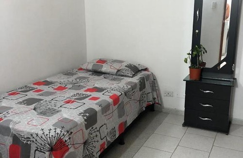 Itagui House | Habitación privada en casa de familia cerca del CC VIVA Envigado