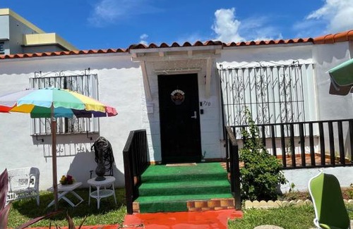 West Little Havana House | Habitacion Centrica Calle 8 Miami (2)