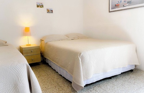 Zona 12 Hotel | Habitacion doble triple H1