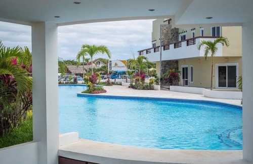 Dixon Cove Apartment | Habitacion para 2 con acceso a playa privada.
