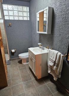 Parque San Andres House | Habitacion privada con baño regadera y cocina E