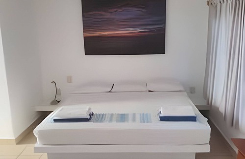 Las Playas Hotel | Habitaciones Coral in Acapulco