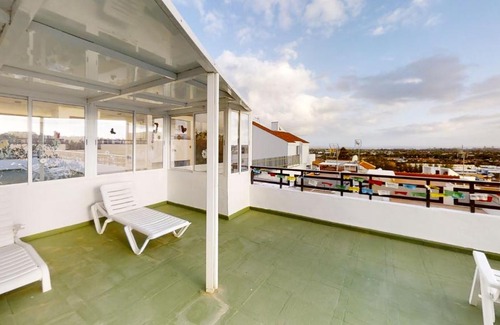 San Fernando Hostel | Habitaciones triples espaciosas con baños privados en Maspalomas