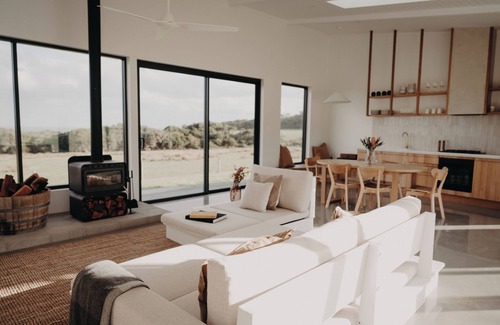 Ocean Beach Ski Chalet | HABITAT - Chalet East