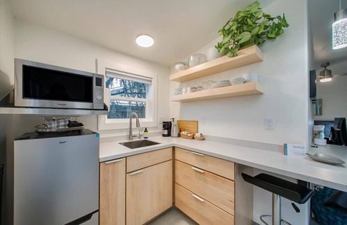 Sunset Apartment | #HabitueHomes - Green Spot Studio- Dog Friendly!