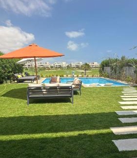 Sidi Abd El-Rahman Ski Chalet | Hacienda Bay Private Pool with Jacuzzi