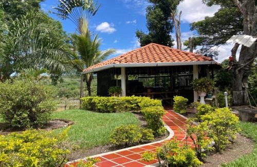 Bugalagrande Apartment | Hacienda Daniela