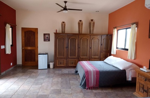 La Ribera Bed & Breakfast | Hacienda de Palmas: Room #1 Grande with two queen size beds and sofa bed