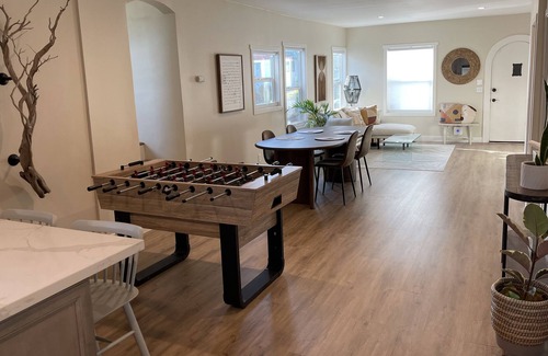 Oakland House | Hacienda home on a hill
