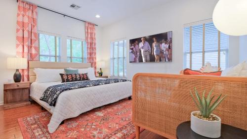 Bouldin House | Hacienda SoCo - Fire Pit & 3 Min Walk to SoCo