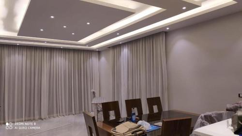 Shurtah al-Dakhlah House | Hacienda white north coast Lagoon & sea view