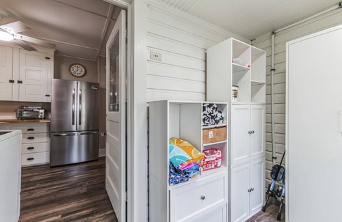 Carbondale Cottage | Hack's Lakefront Hideaway @ Newton Lake with AC/Heat/Wifi @ Pet Friendly