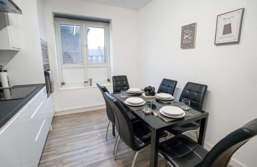 Upper Clapton Apartment | Hackney Haven 3BR Apt in Clapton