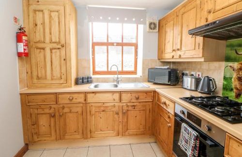 Over Haddon House | Haddon Cottage