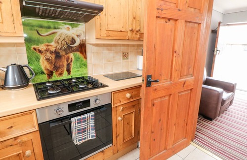 Over Haddon Cottage | HADDON COTTAGE, pet friendly, character holiday cottage in Bakewell