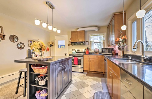 Hadley House | Hadley Vacation Rental 24 Mi to Springfield!