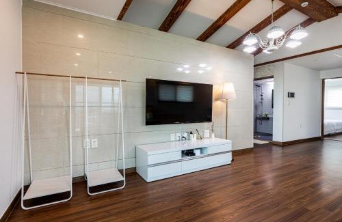 Pyoseon House | Haevichi Private Pension