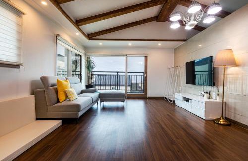 Pyoseon House | Haevichi Private Pension