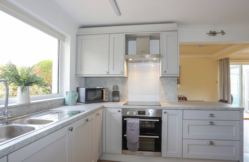 Mynytho Cottage | HAFAN DEG, family friendly, country holiday cottage in Llanbedrog