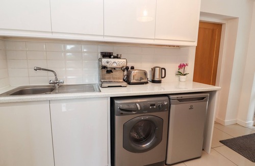 Flintshire Cottage | HAFAN FACH, with a garden in Mold