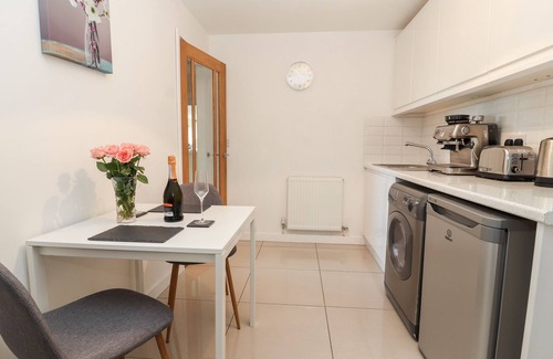 Flintshire Cottage | HAFAN FACH, with a garden in Mold