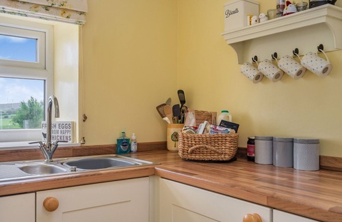 Gwaenysgor Near Prestatyn Cottage | HAFAN HAYDN, family friendly, with open fire in Dyserth