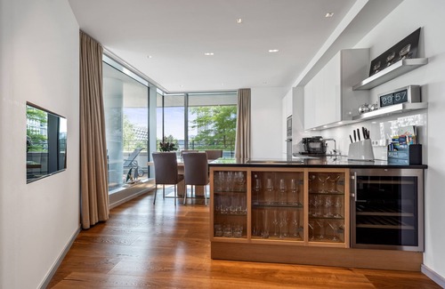 Strandkai Apartment | Hafencity, Marco Polo Tower, exclusive location, pure luxury, harbor view