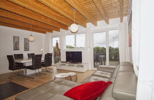 Monchgut-Granitz House | hafennahes Ferienhaus mit Terrasse und Meerblick - Ferienhaus TimpeTe Steuerbord